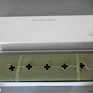 Van cleef and arpels black onyx 5 motif Alhambra bracelet